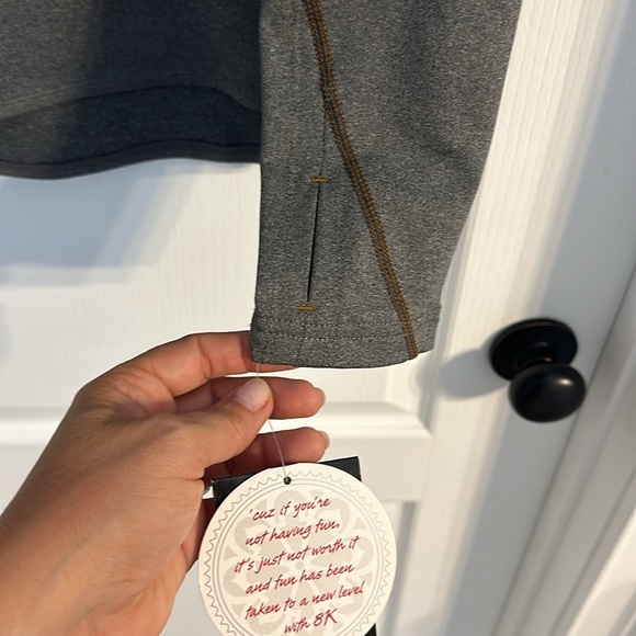 🆕 Hot Chilly’s Quarter Zip with Hood Large NWT - Picture 3 of 5